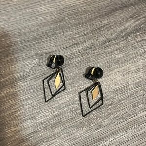 ⬇️ PRICE DROP ⬇️ Clip on earrings